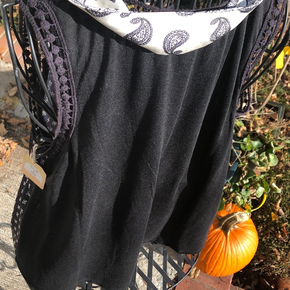 Taylor & Sage Black tank top